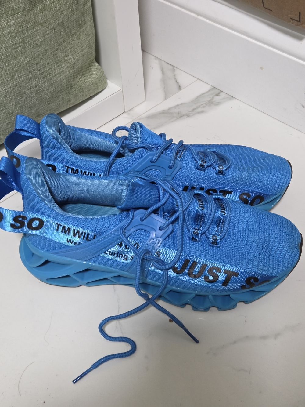 JUST SO SO men's Blue Running Shoes Non Slip Blade Type Sneakers 40